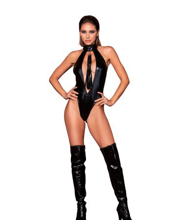 Σέξι γυναικείο κορμάκι και αξεσουάρ