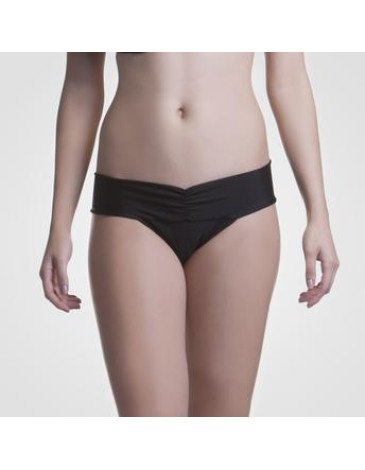 Μαγιό γυναικείο σλιπ με μπάσκα και σούρα μπροστά